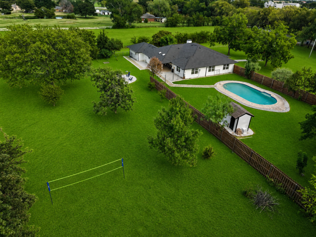 Farmhouse at Oak Point
